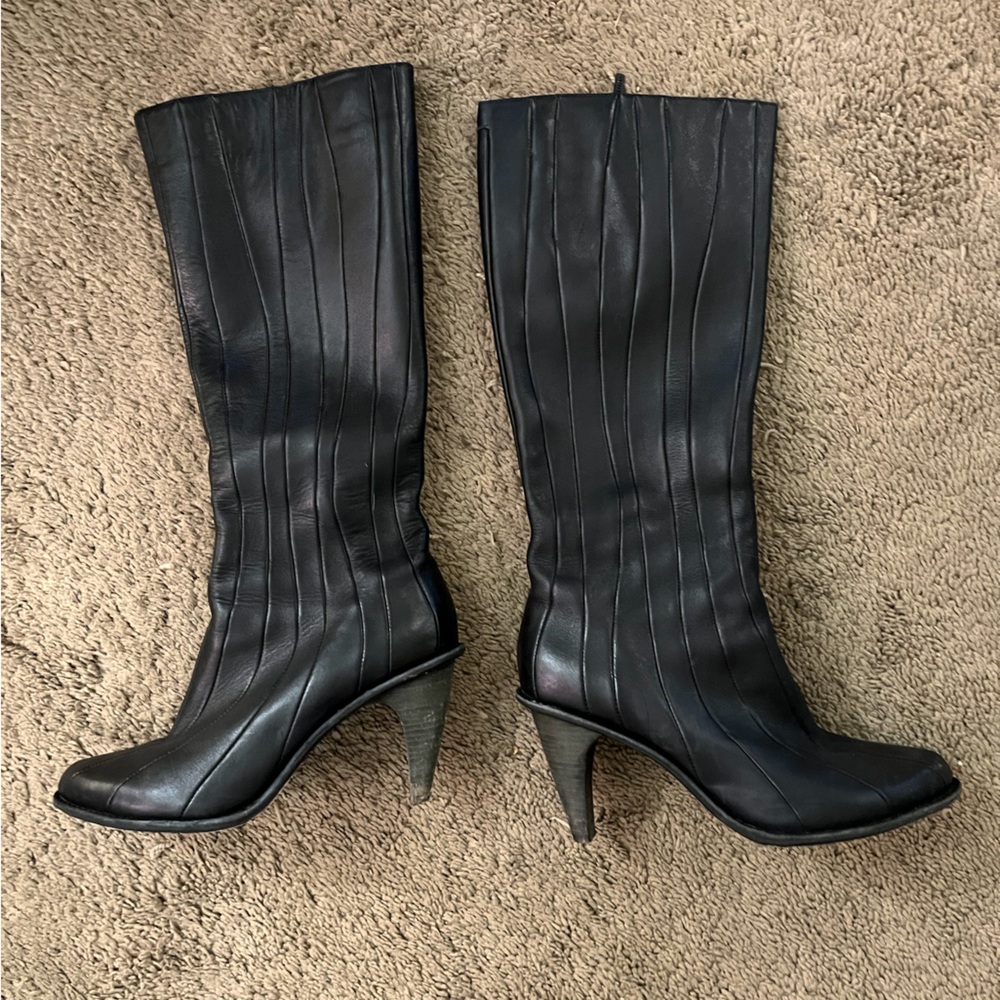 Tsubo black leather boots, size 7